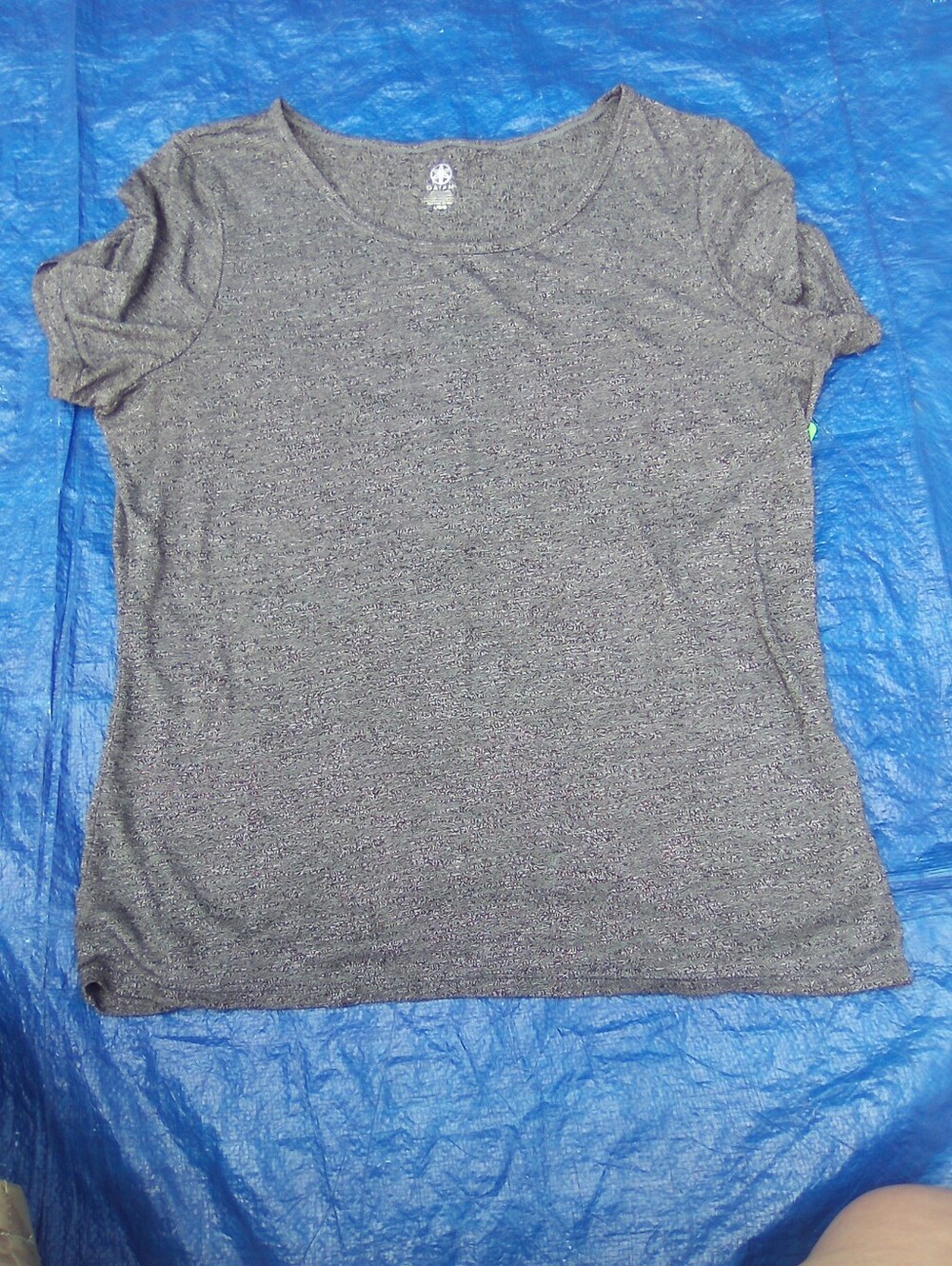 GAIAM Heather Gray Short Sleeve Scoop Neck Tee